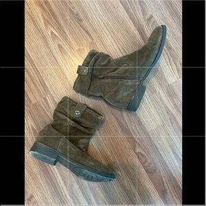 G. H. BASS & CO heeled ankle booties 5.5